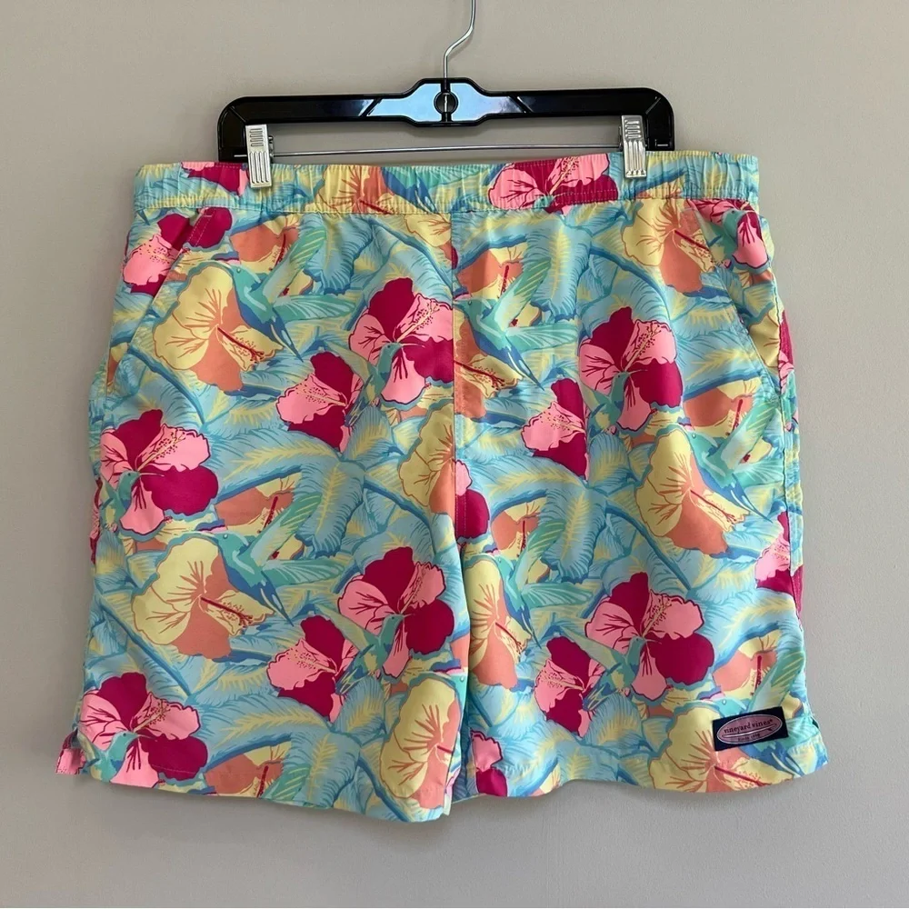 VINEYARD VINES 7” Chappy Printed Floral Hummingbird Swim Trunks, Blue/Red, L